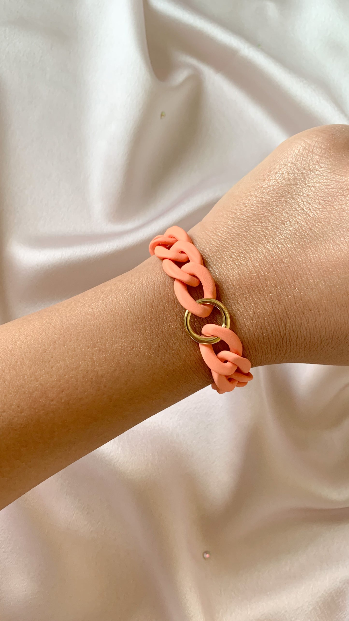 ABRICOT | Bracelet en acrylique mat