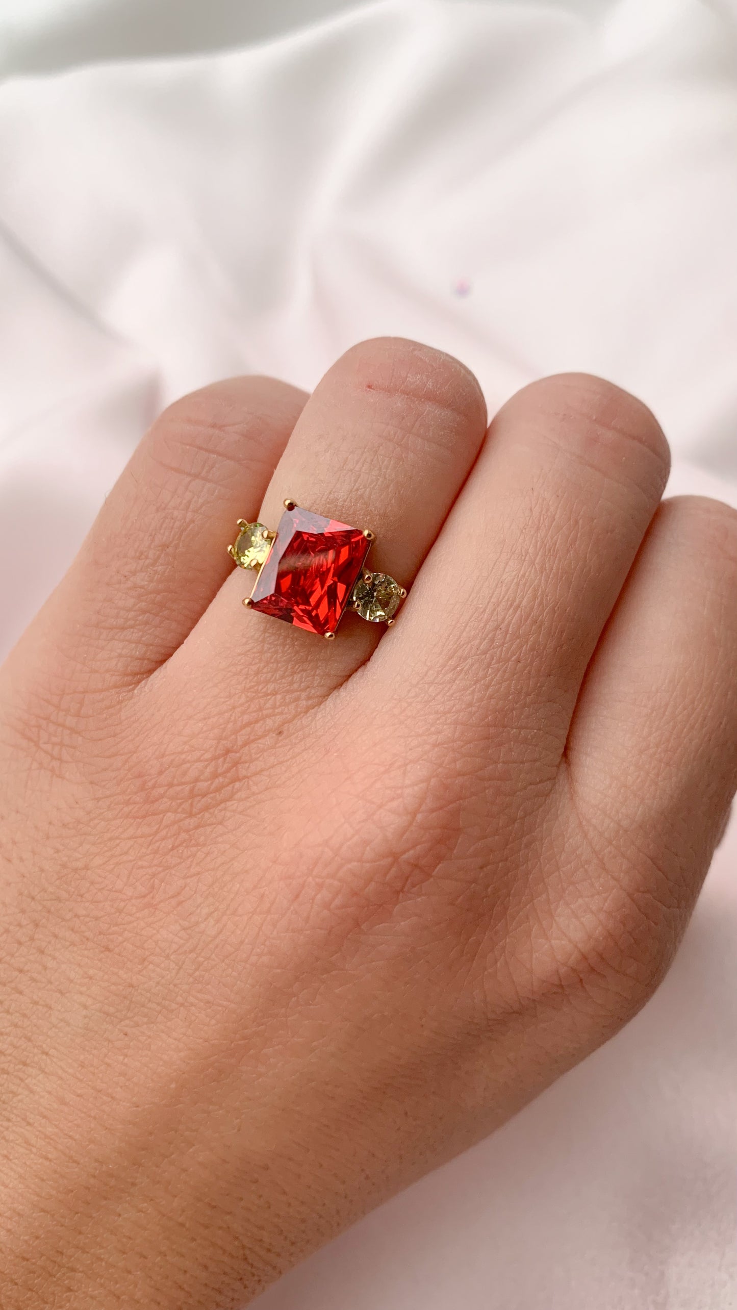 KYLIE RED | Bague en acier inoxydable et zircon